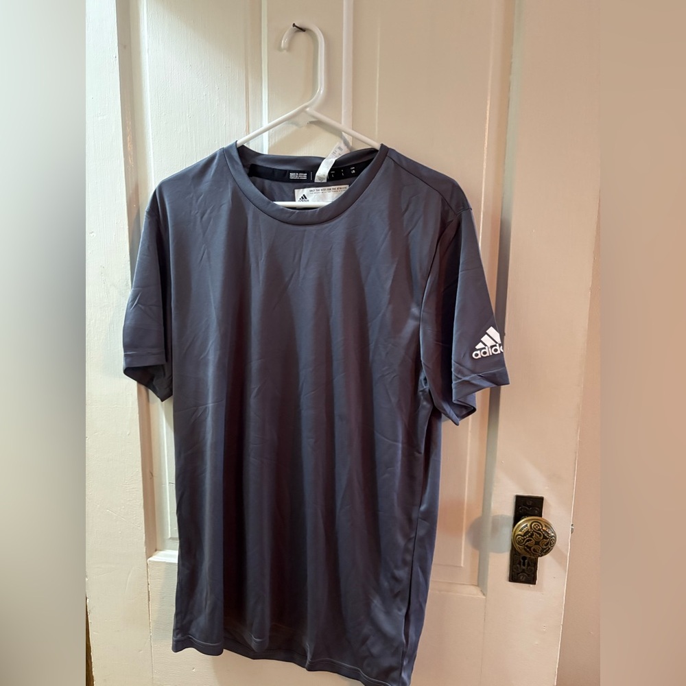 NWT adidas men’s gray shirt. Size Large
